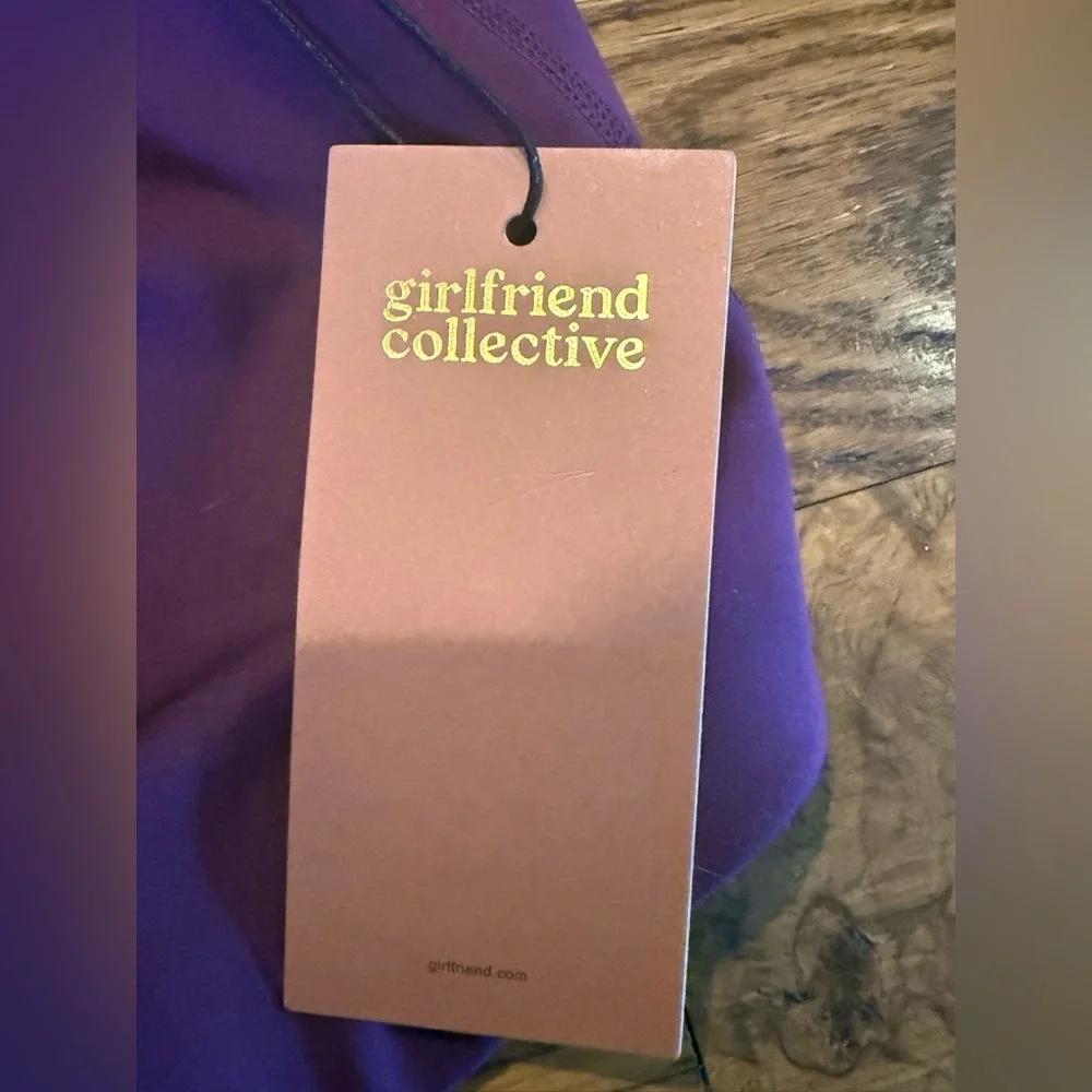 NWT. Girlfriend Collective. One-Shoulder Bianca Bra. Purple. Size Small.